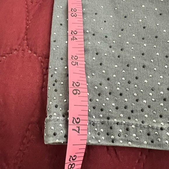 DEMOCRACY Ab Solution skinny crop jeans with embellishments near the hem. EUC 10 - Picture 7 of 10